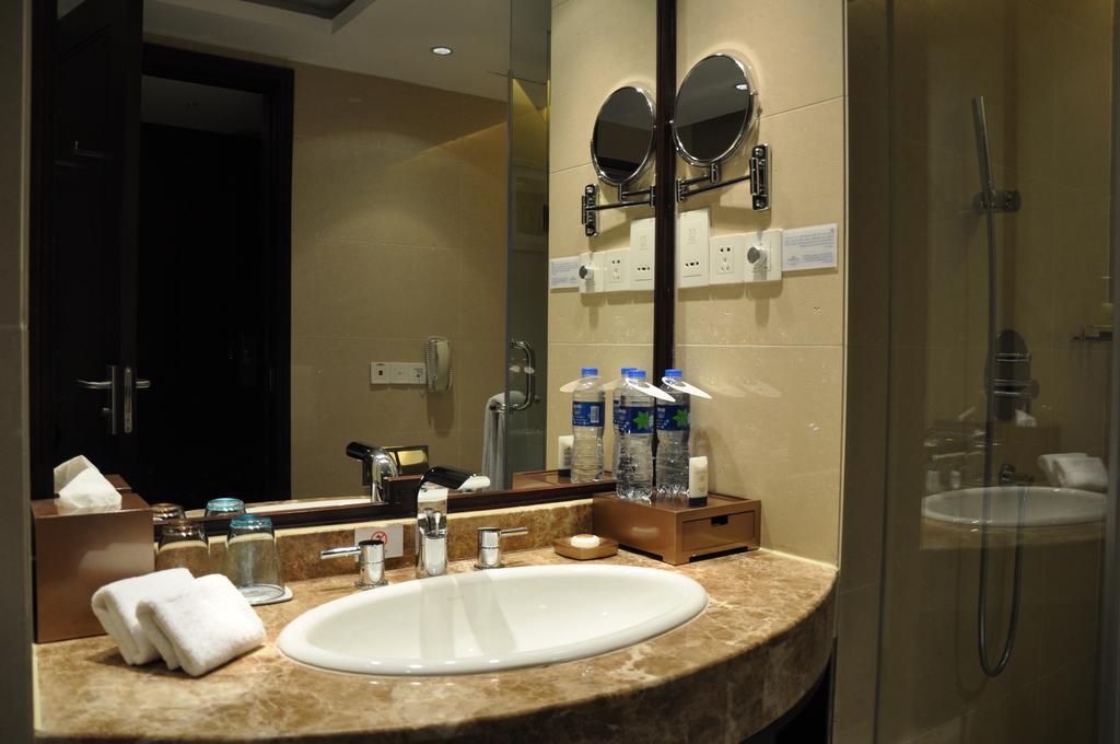 Vienna International Hotel Suzhou University Town Екстер'єр фото