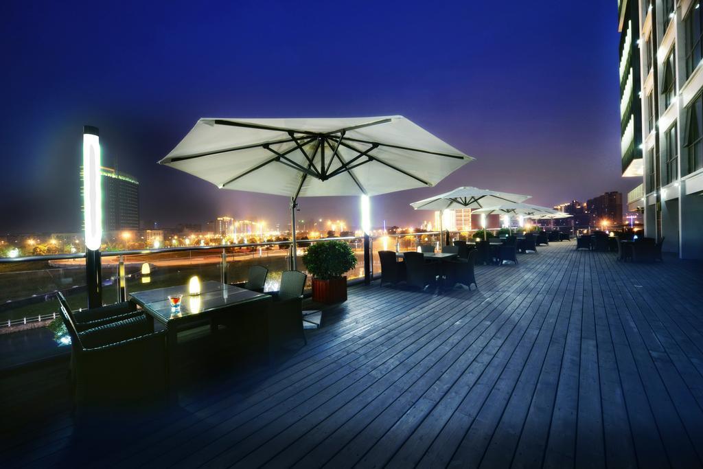 Vienna International Hotel Suzhou University Town Екстер'єр фото